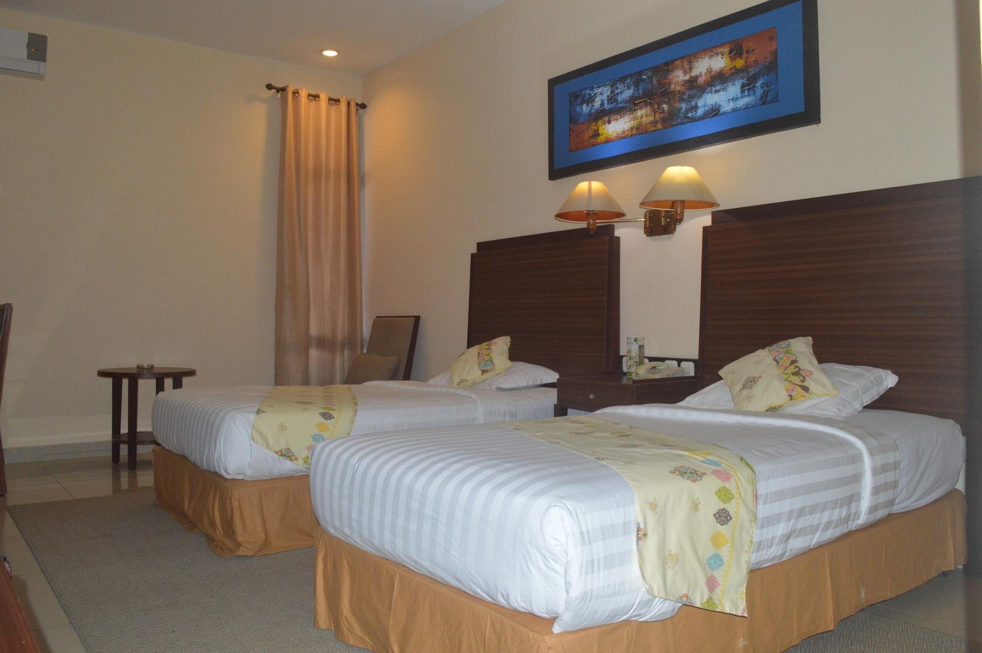 Hotel Mariat Sorong Exteriér fotografie