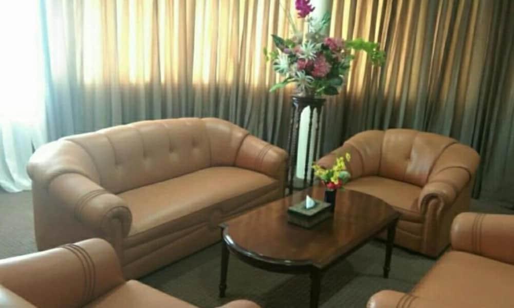 Hotel Mariat Sorong Exteriér fotografie