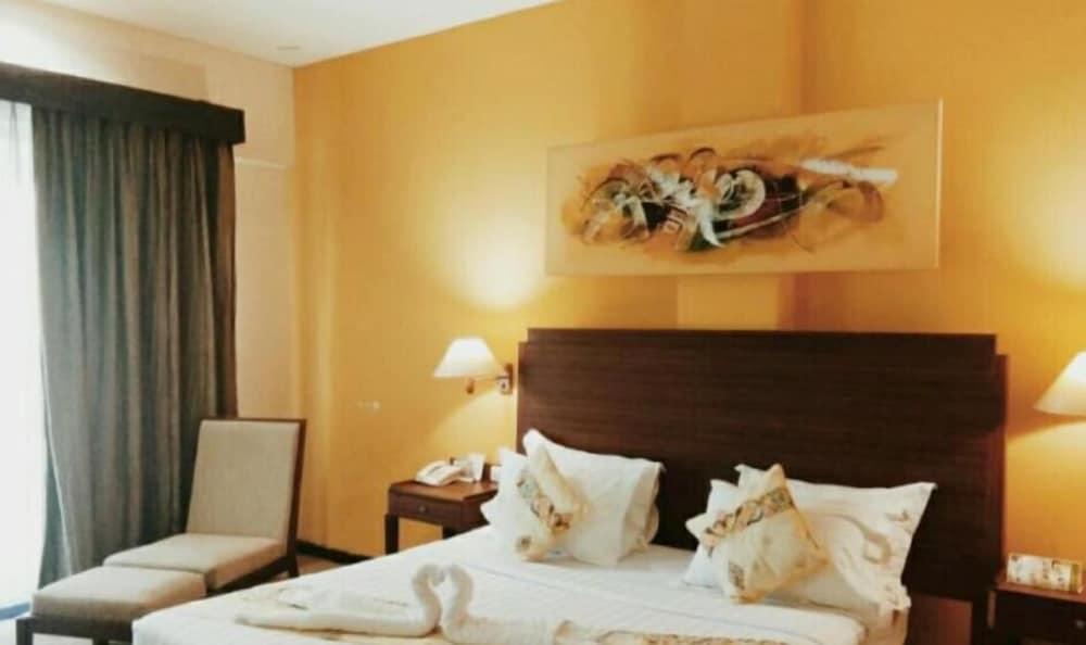 Hotel Mariat Sorong Exteriér fotografie