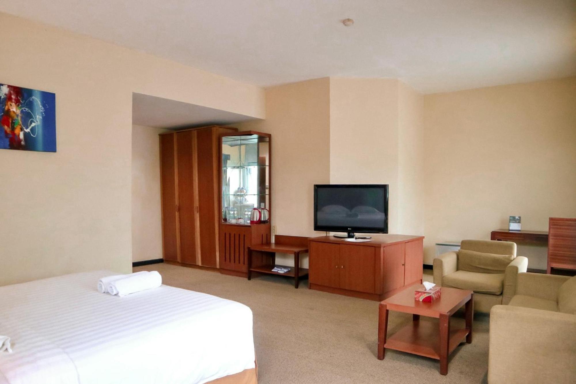 Hotel Mariat Sorong Exteriér fotografie