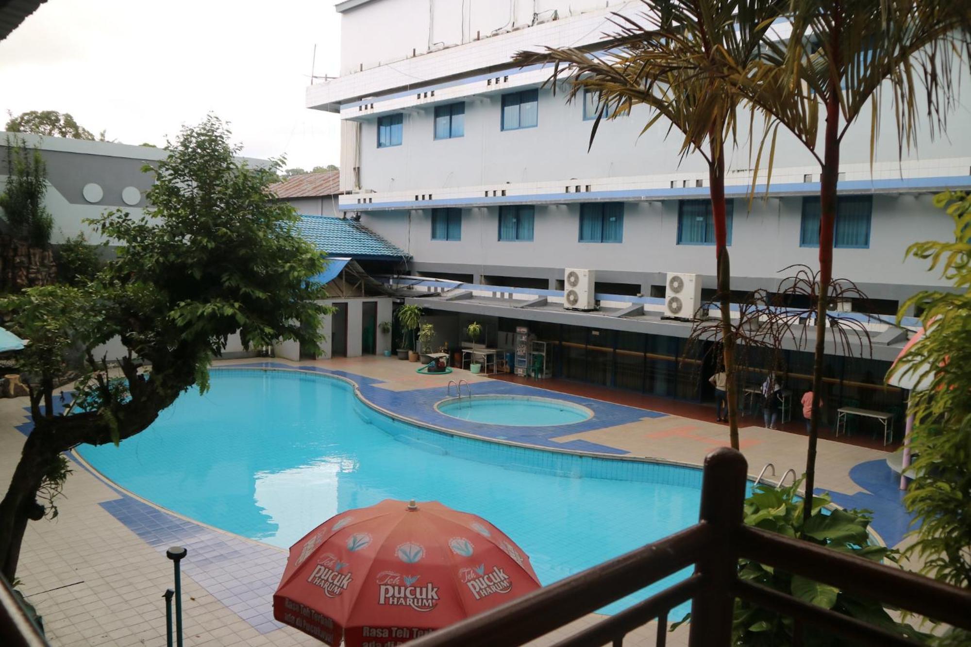 Hotel Mariat Sorong Exteriér fotografie