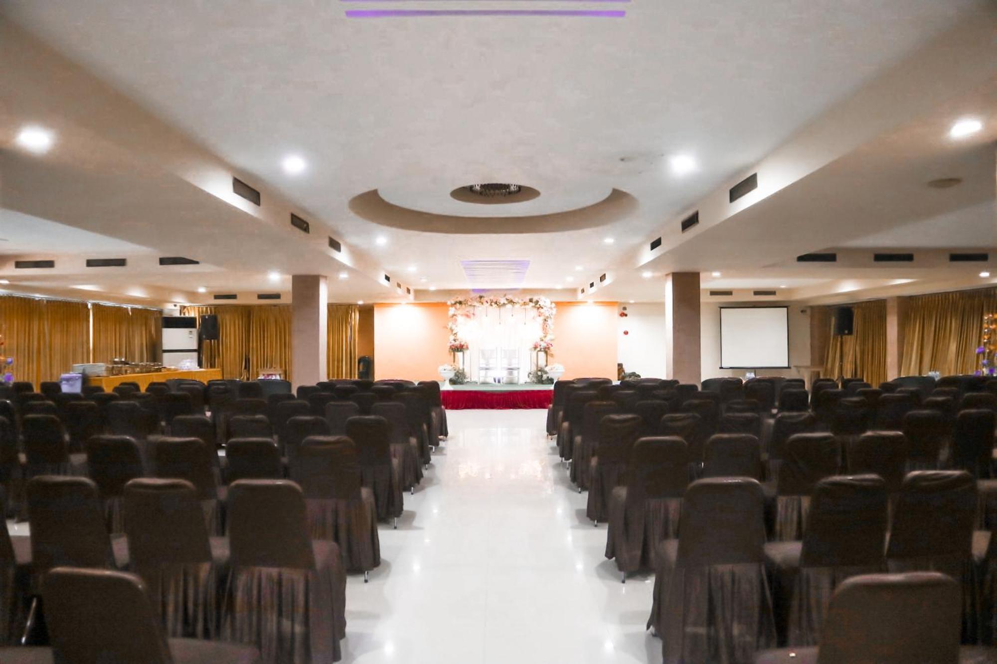 Hotel Mariat Sorong Exteriér fotografie
