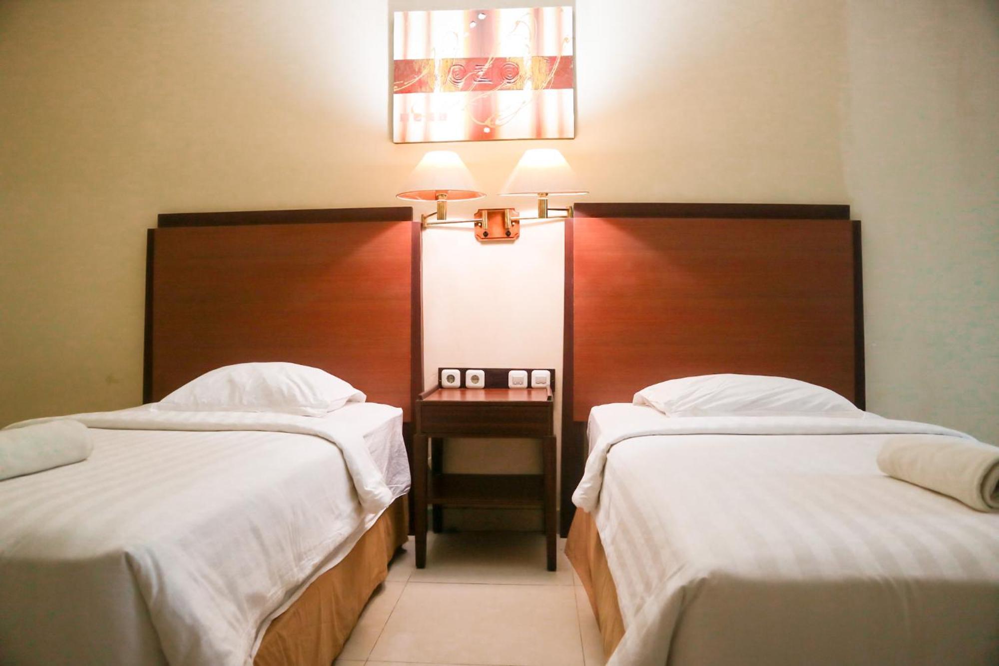 Hotel Mariat Sorong Exteriér fotografie