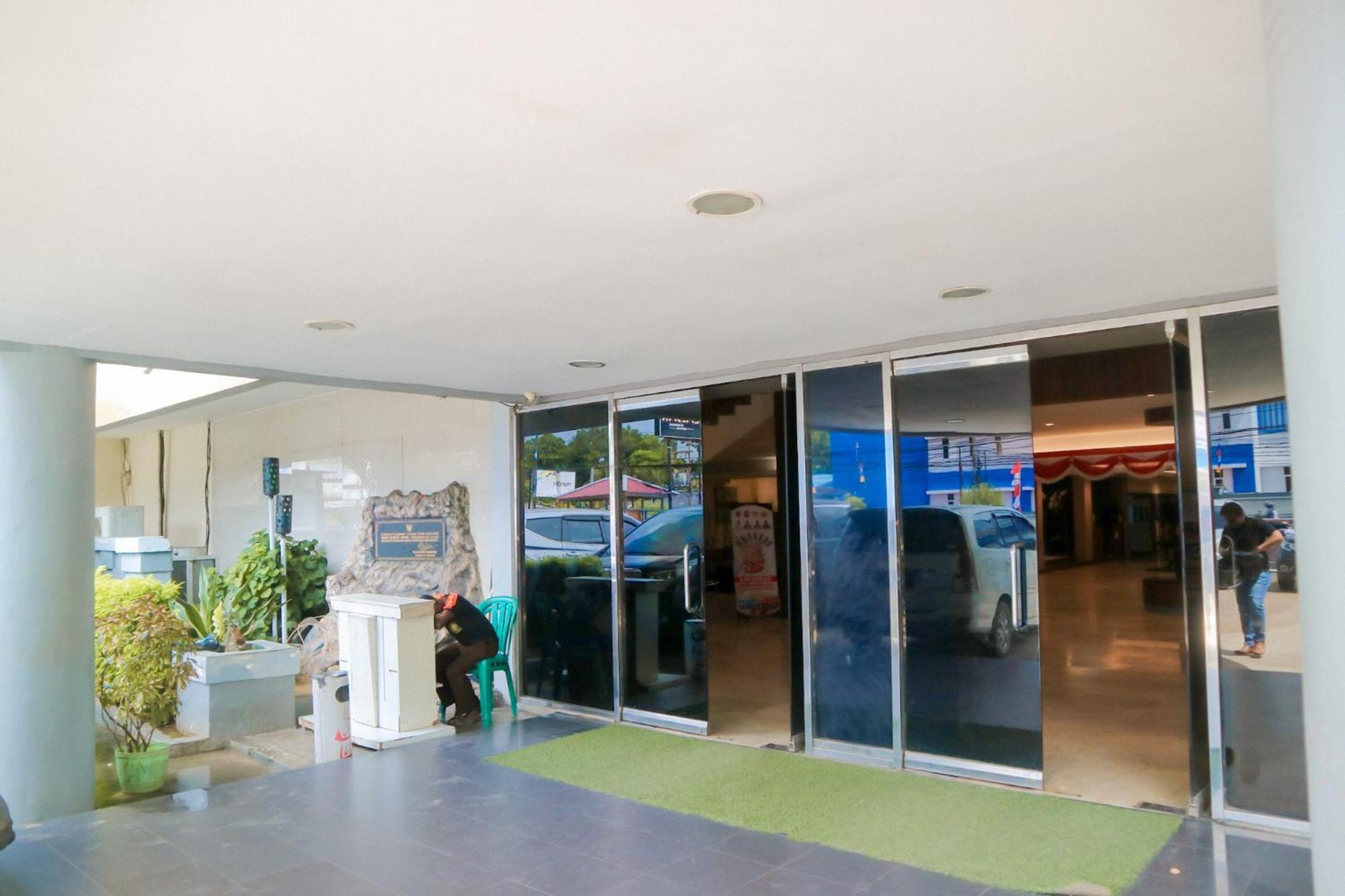 Hotel Mariat Sorong Exteriér fotografie