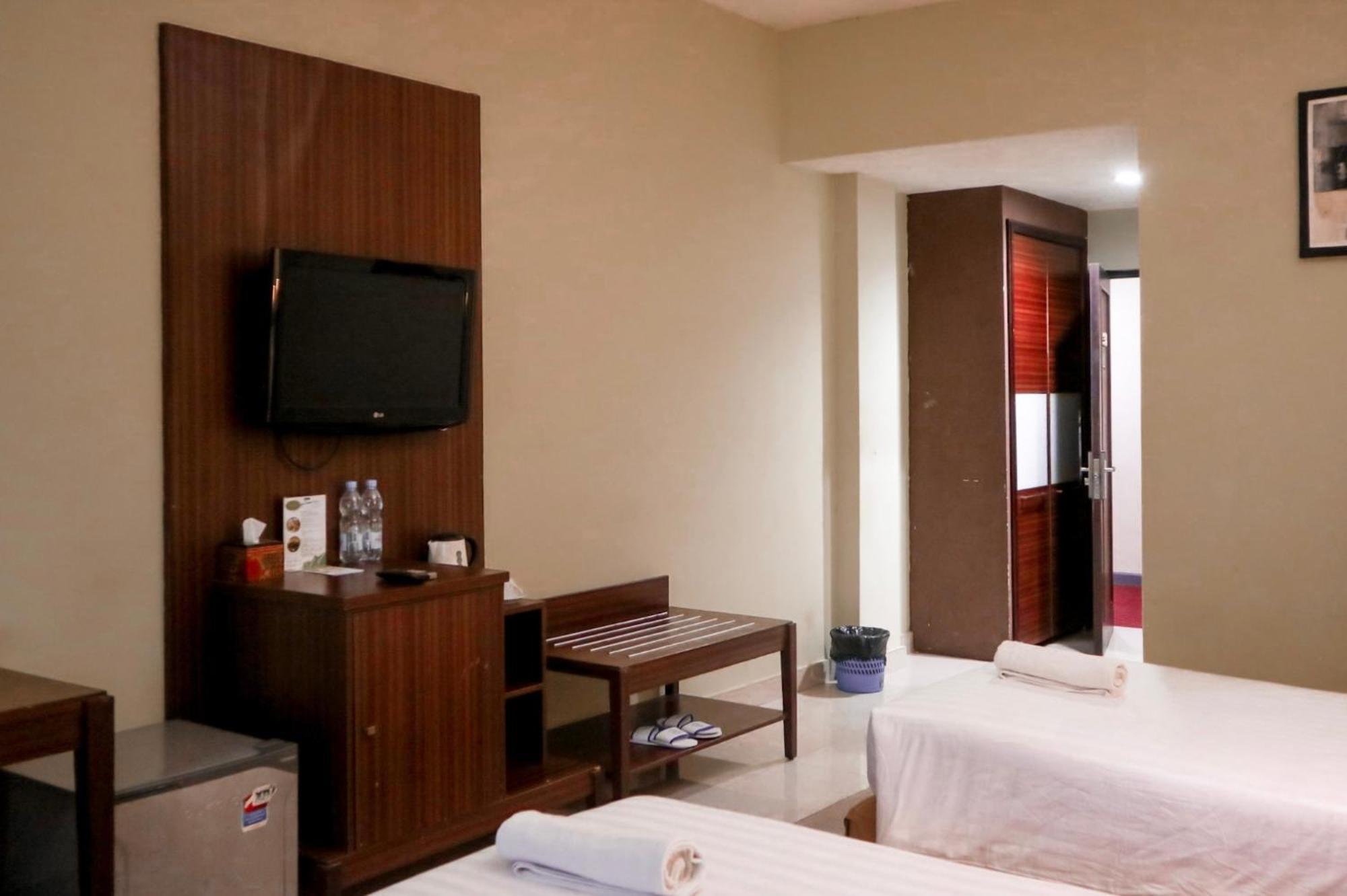 Hotel Mariat Sorong Exteriér fotografie