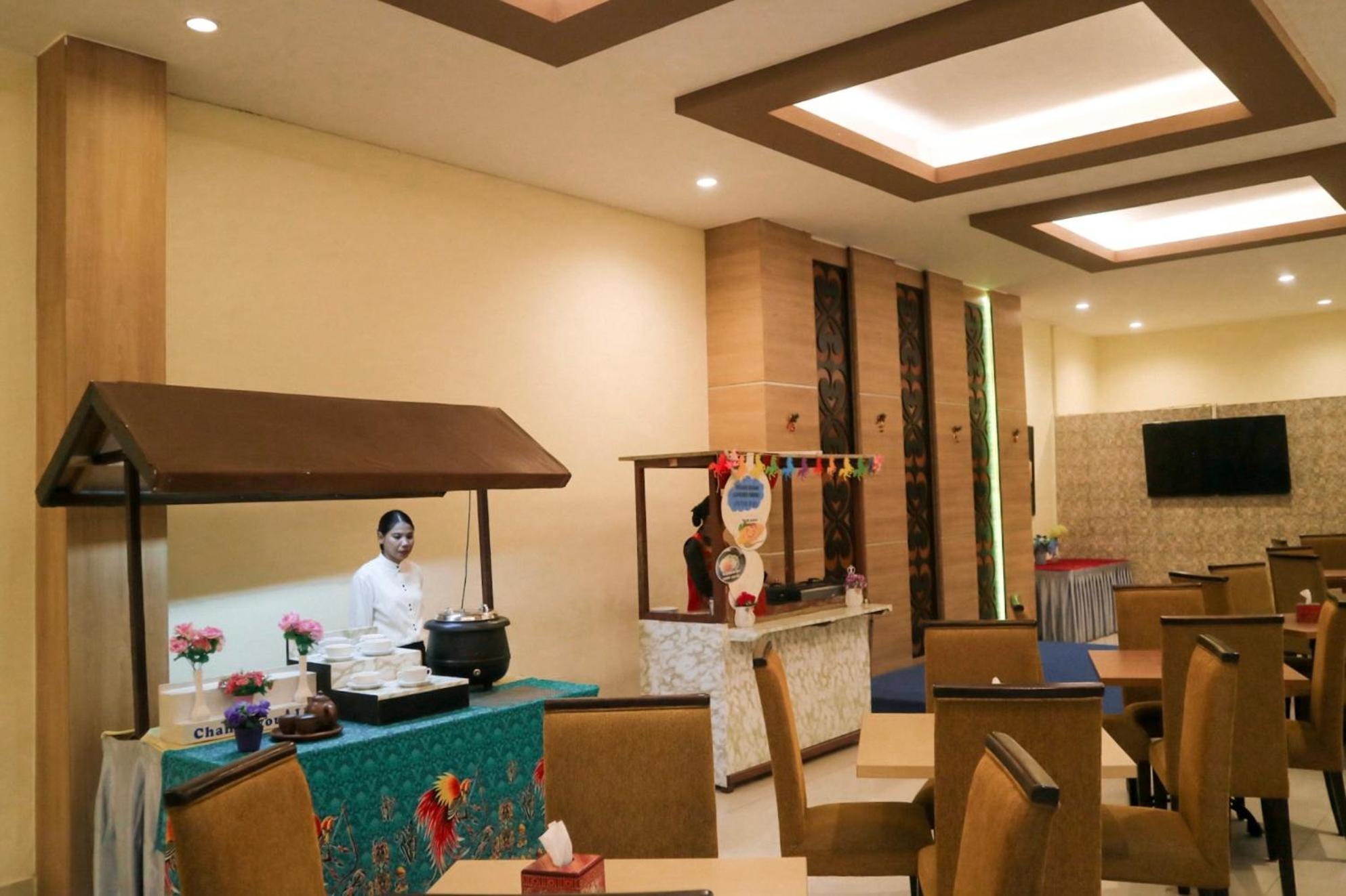 Hotel Mariat Sorong Exteriér fotografie